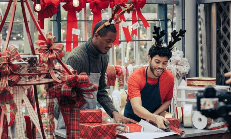 Top Tips for Keeping Your Sales Associates Motivated During The Holiday Season